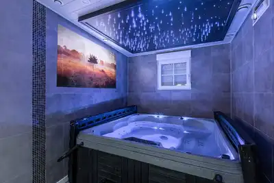 Image de Villa Ours | Spa Privé, Borne d'arcade, Babyfoot