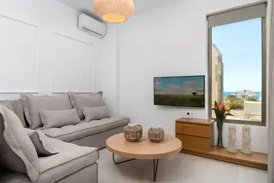 Image de Suit Anthos near to the beach with pool