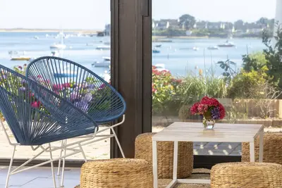 Image de Magnifique maison avec vue et accès privé à la mer