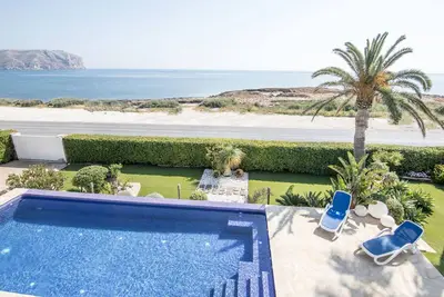 Image de Villa Frente al mar con Vistas, Terraza, Barbacoa y Piscina con spa