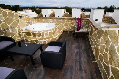 Image de Nature Plus 2 - Barbecue - Jacuzzi - Piscine