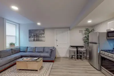 Image de ⭐️ Central City Retreat | 👑Queen Bed, Private Patio