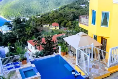 Image de Tropical Tranquility At It's Finest!