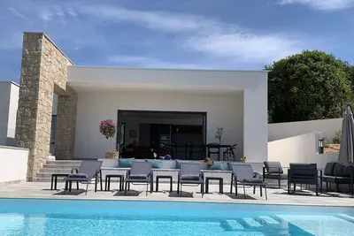 Image de Villa Austerlitz Vue Mer Exceptionnelle Grande Piscine Prestations De Standing