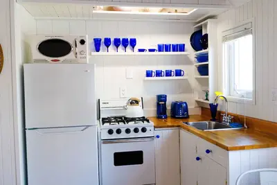 Image de Beachfront, Parking, Pet Friendly, Ac, Downtown Location, Quintessential PTown!