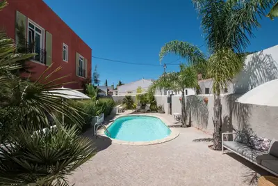 Image de Fantastique villa pour les familles et les groupes avec Jardin et Piscine