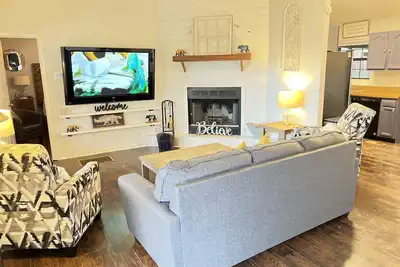 Image de Mountains are Calling! 1 Level Cabin! Mins to Pkwy! Xfinity Www and Tv!