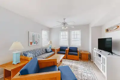 Image de Dog-friendly ocean view home w/free WiFi, private W/D, & shared pool