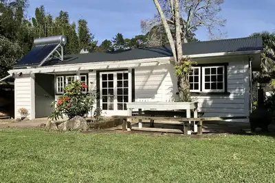Image de Kauri post cottage, close to everything!