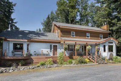 Image de Mt. Adair Room at Bell In The Woods B&B ( Queen/ Main Floor) Max 2ppl