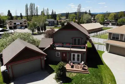 Walkable - Outdoor Living - Mountain View Home in Whitefish, Mt