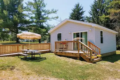 Image de Amish Built Cottage near Keuka Lake - Wineries, Fishing, Hiking, Hunting & More!