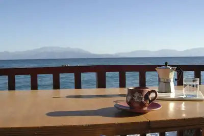 Image de Paradise House right on the Sea! !