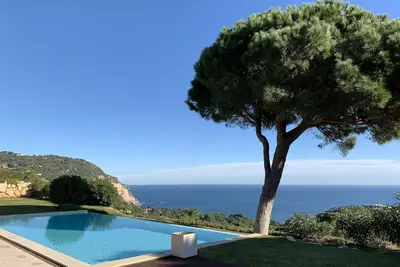 Image de Villa avec piscine et vue mer panoramique à Begur - Aiguablava