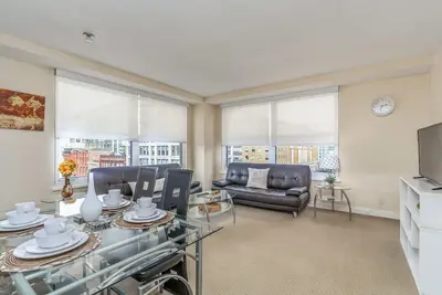 Image de 2 Br Fully Furnished Apartment at Penn Quarters - Surrounded by Best Restaurants