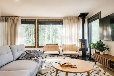 Image de Pinewood Lodge - Luxury Cabin, Kid-Friendly