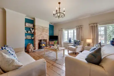 Image de Phoenix Cottage - Trois Chambres Maison, Couchages 6