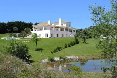 Image de Villa for 11 with Private Pool and Lake View