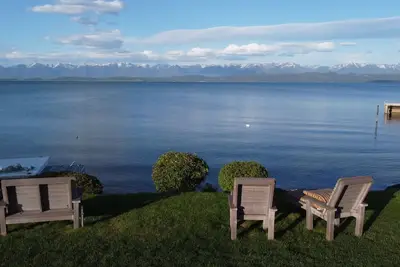 Image de Lakeside condo 1, 511 square feet. Your peaceful, calm & relaxing escape.