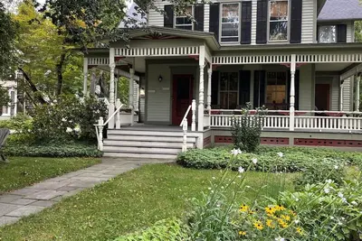 Image de Victorian Guest Suite in heart of the Village