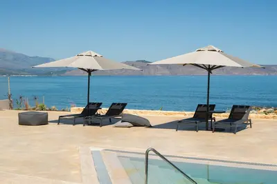 Image de Your Private Retreat by the beach, with Heated Pool