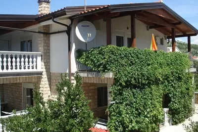 Image de Appartement dans Drage avec terrasse, Climatisation, Wifi (5013-3)