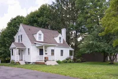 Image de Village Vacation Home, Newly Renovated!