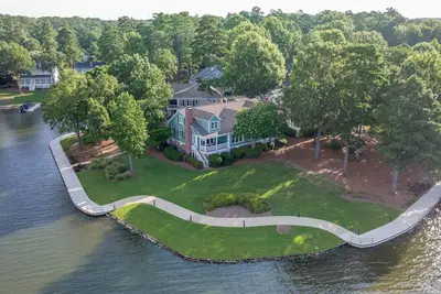 Image de Stunning Lakefront Views of Lake Oconee from every window