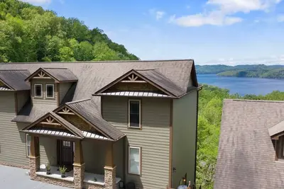 Image de ♡ Your Happy Place Overlooking Center Hill Lake ♡