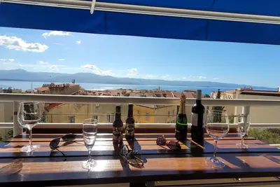 Image de Vue mer golfe d'Ajaccio, hyper centre, fibre, parking privé, ascenseur.