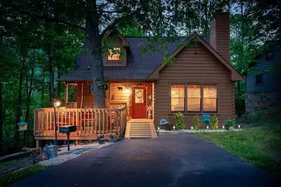 Image de Holiday Specials! Cozy Cabin, Ada, HotTub, Easy Drive, 3Bdm+Nook, Family Retreat