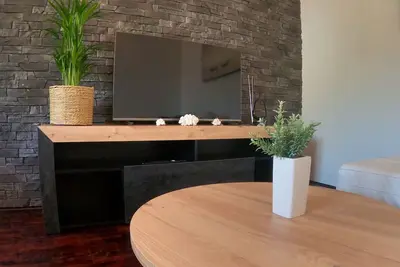 Image de Luxury newly renovated apartment - 5min from the beach, with the best sea view. .