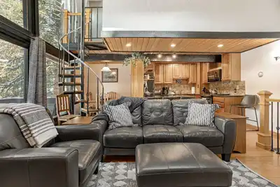 Image de *Summer Sale* Gore Creek Beauty! - 2 Bedroom + Loft - Free Bus Route