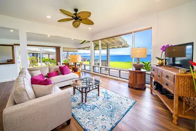 Image de Front Row Oceanfront! Platinum 5 star villa. Water view from main & master! 26g-1