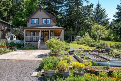 Image de Cascade Locks Downtown Cottage, Sauna, Walk to Downtown, Dry Creek Trailhead