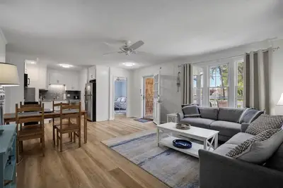 Image de Walk To Beaches, Main Street, and Harbor. 3br Cottage. Quiet Area. Captain Gosnold Village 15