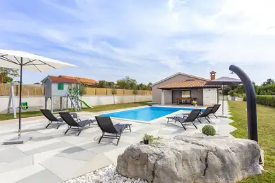Image de Brand New! ! Modern Villa with private swimming pool