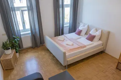Image de Modernes Apartment mit Balkon für Große Gruppen