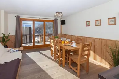 Image de 200m du centre station, 4ème étage, balcon, télévision, casier à ski, 40m², Serre Chevalier