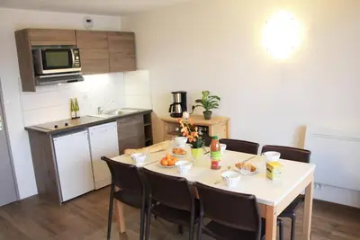 Image de 200m du centre station, 5ème étage, balcon, télévision, casier à ski, 34m², Serre Chevalier