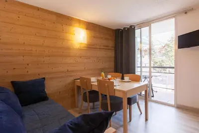 Image de 200m du centre station, 2ème étage, balcon, casier à ski, 31m², Serre Chevalier
