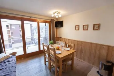 Image de 200m du centre station, 2ème étage, balcon, télévision, casier à ski, 25m², Serre Chevalier