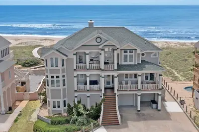 Image de Premier Oceanfront Dog Friendly w/ Pool, Elevator, Hot Tub, Theater, Game Room