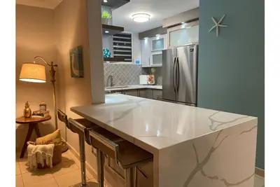 Image de Sea Breeze Cozy Apt. Steps to Beach w/Private Pkg