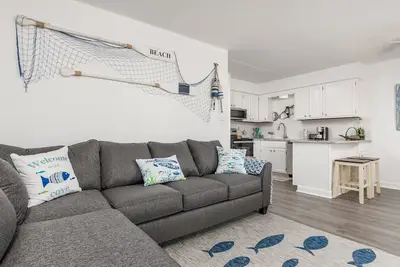 Image de Bali 303-Ocean Block fully updated 1br Condo, Short walk to the beach!