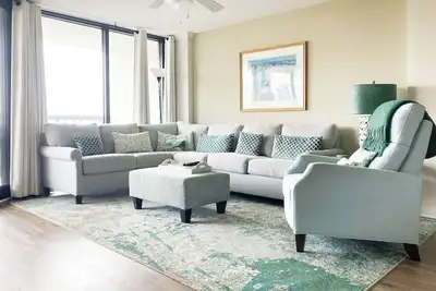 Crescent D3d  Oceanfront Condo - Litchfield by the Sea - Community Pool & Hot Tu