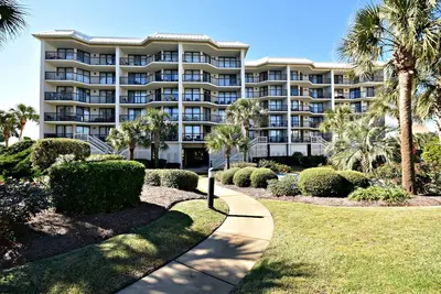 Oceanfront Condo - Litchfield by the Sea - Community Pool & Hot Tub