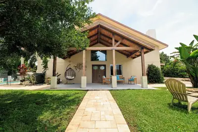 Image de Gorgeous 5br Home! Pool | Minutes to Beach