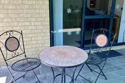 Image de Beachside on Kent- This cute, but spacious little unit, central to all Busselton's famous attraction