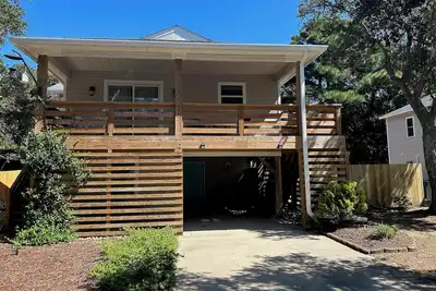 Image de 5 mins to Sound and Beach! Pet friendly & perfect for couples and small fam!